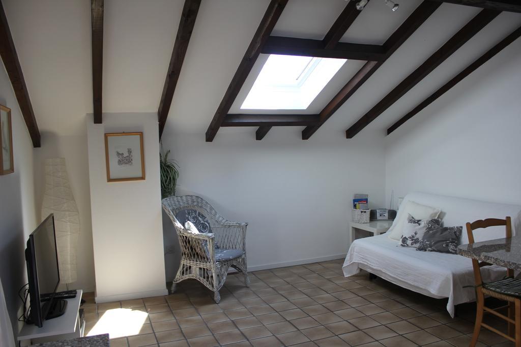 Casa Gialla Gordola Cameră foto